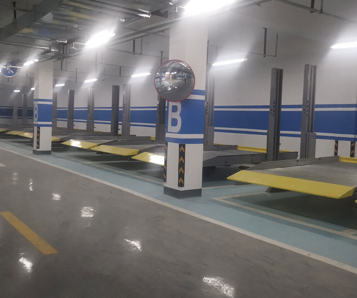平南县升降式机械立体停车设备过验收